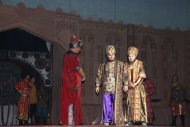 Fotoreportaž: Türkmenistanyň Magtymguly adyndaky milli sazly-drama teatrynda «Binýat», türkmen sahna oýny görkezildi