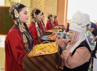 Фоторепортаж: в Туркменабате открылся международный фестиваль ремесленников и мастеров прикладного искусства