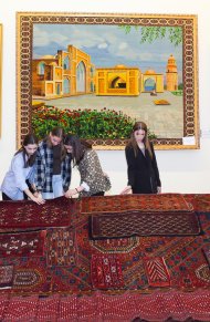 A delegation of Russian cultural figures visited the National Museum of Turkmen Carpets