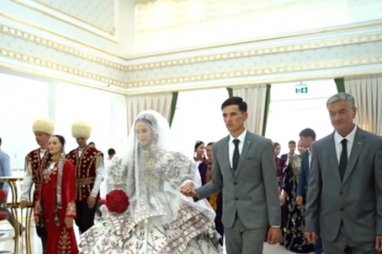 В городе Аркадаг состоялась первая свадебная церемония