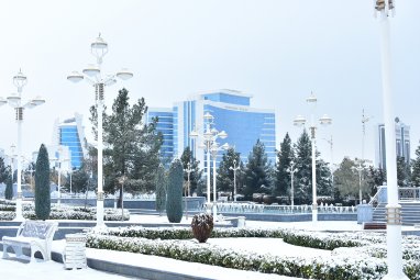 Photoreport: Ashgabat was covered with white snow