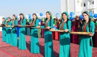 Фоторепортаж: В преддверии независимости Туркменистана в Ашхабаде справили новоселья 162 семьи