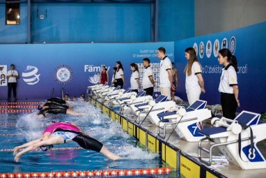 Пловчиха Айнура Примова завоевала бронзу открытого чемпионата Узбекистана на дистанции 100 метров на спине