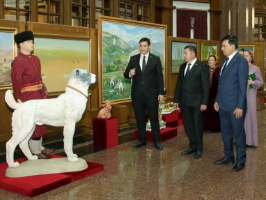 В Государственном музее Туркменистана открылась выставка к Празднику алабая