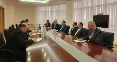 В МИД Туркменистана состоялась встреча с делегацией из иранской провинции Хорасан Резави