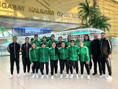 Сборная Туркменистана отправилась в Душанбе на CAFA-2024 по футзалу среди женских команд