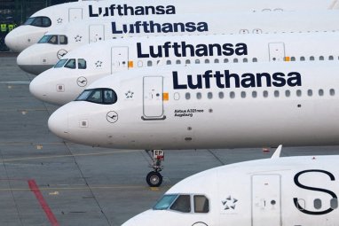 Lufthansa намерена взыскать убытки с экоактивистов за срыв полетов