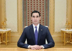 Türkmenistan Cumhurbaşkanı, Kazakistan'ın yeni büyükelçisi ile görüştü