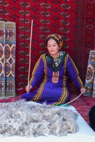 An exhibition on the occasion of the Turkmen carpet holiday was held in Ashgabat