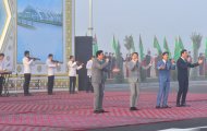 Фоторепортаж с церемонии открытия первого участка автобана Ашхабад - Туркменабат