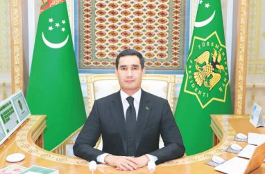 Сердар Бердымухамедов поздравил дипломатов Туркменистана с профессиональным праздником