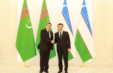 Türkmenistan ve Özbekistan dışişleri bakanları, iki ülke arasındaki iş birliğini genişletmeyi görüştü