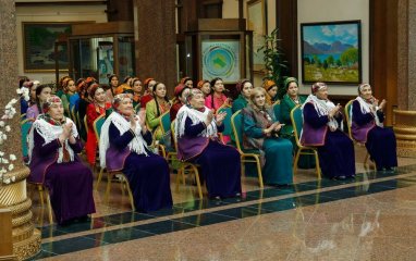В Государственном музее Туркменистана состоялась конференция «Искусство, впитавшее теплоту сердца»