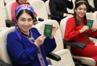 1530 adama dabaraly ýagdaýda Türkmenistanyň raýatynyň pasporty gowşuryldy