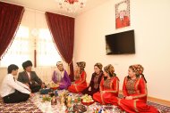 Фоторепортаж: В преддверии независимости Туркменистана в Ашхабаде справили новоселья 162 семьи