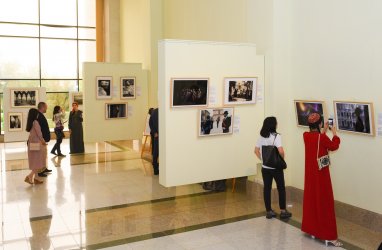 В Ашхабаде открылась выставка итальянских фотографов