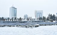 Фоторепортаж: Ашхабад покрылся белым снегом