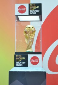 Фоторепортаж: Кубок мира FIFA впервые презентовали в Туркменистане