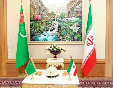 Гурбангулы Бердымухамедов пригласил Верховного духовного лидера Ирана посетить Туркменистан