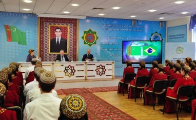 Посол Бразилии провел встречу с представителями туркменских вузов в Ашхабаде
