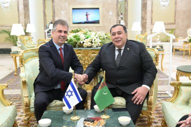 Israeli Foreign Minister Eli Cohen arrives in Ashgabat