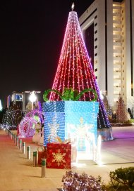 Photoreport: streets of New Year's Ashgabat