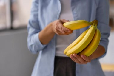 Japanese man was arrested after hitting his wife with a banana peel