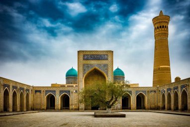 Туркменские кинематографисты отправятся в Бухару для съёмок фильма о Махтумкули Фраги