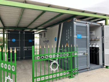 ЮНИСЕФ передал Минздравмедпрому Туркменистана три контейнерные кислородные установки