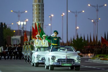 Фоторепортаж: Военный парад по случаю 75-й годовщины Победы в Великой Отечественной войне 1941-1945 годов в Ашхабаде