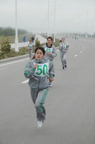 В Ашхабаде состоялся массовый забег на 4 километра. Фоторепортаж