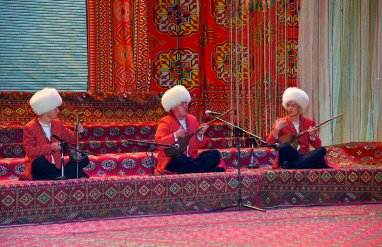 Президент Туркменистана обратился с приветствием к участникам финального конкурса «Играй, бахши!»