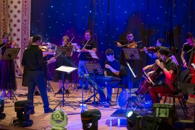 Оркестр Тахира Атаева покорил публику Туркменистана рок-хитами