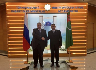 Rashid Meredov and Alexey Overchuk discussed key aspects of Turkmen-Russian economic cooperation