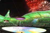 Olimpiýa stadionynda geçirilen V Aziýa oýunlarynyň ýapylyş dabarasyndan fotoreportaž