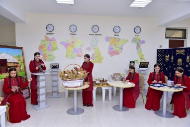 Türkmenistan ÝUNESKO-nyň halkara maddy däl medeni mirasynyň gününi belleýär