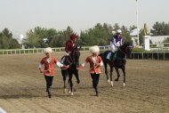 Spring racing season starts in Turkmenistan