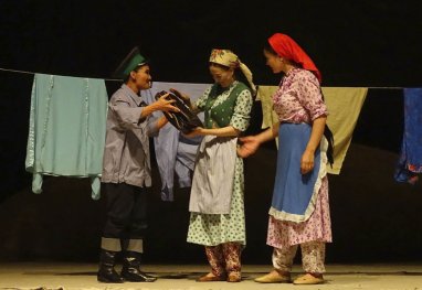 The Turkmen theater presented the play “The White Ship” on the stage of Bishkek