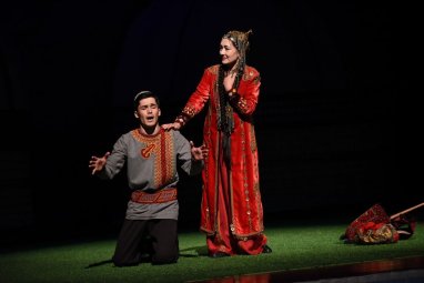 В Ашхабаде состоялась премьера новой оперной постановки