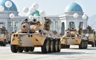 Фоторепортаж: В Ашхабаде прошёл парад вооружённых сил Туркменистана