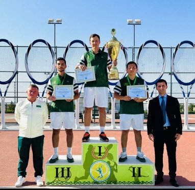 Tennis player Yuri Rogusskiy regained his title of Turkmenistan’s number one tennis player