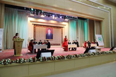 В рамках Недели высоких технологий в туркменском вузе прошел брейн-ринг