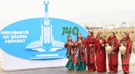 Фоторепортаж: В Туркменистане широко отметили праздник Новруз
