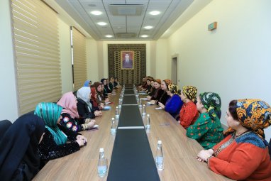 В Ашхабаде прошла встреча женщин-предпринимателей Туркменистана и Афганистана