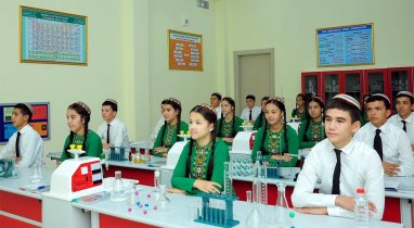 Туркменские школьники завоевали четыре медали на Международной олимпиаде по химии в Швейцарии