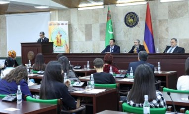 Международная конференция в Ереване почтила память туркменского классика Махтумкули