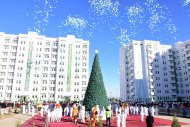Фоторепортаж: 270 семей в Ашхабаде получили ключи от комфортабельных квартир