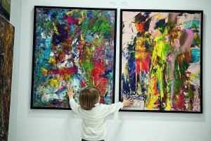 Two-year-old artist from Germany conquers the world with abstractions