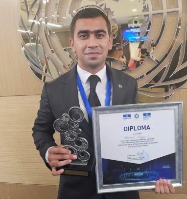 Student from Turkmenistan won third UNESCO model