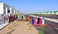 Фоторепортаж с церемонии открытия нового жилого комплекса в Ашхабаде